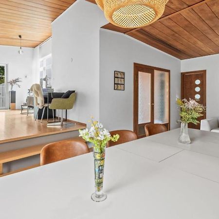 House - Villa With Garden And Hot Tub, 2 Min From Reykjavik Garthabaer Bagian luar foto